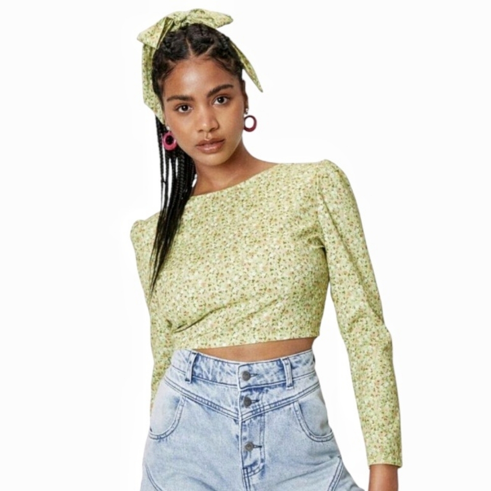 Nasty Gal - Open Back Ditsy Floral Cropped Blouse